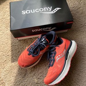 Women’s Saucony Triumph 19 running shoes size 7.5